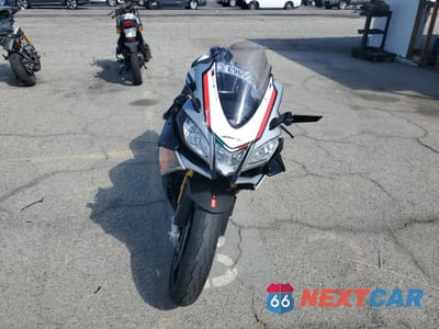 Drugie zdjęcie samochodu z przodu: 2014 APRILIA RSV4 R VIN:ZD4RKUA47ES000233 - miniatura
