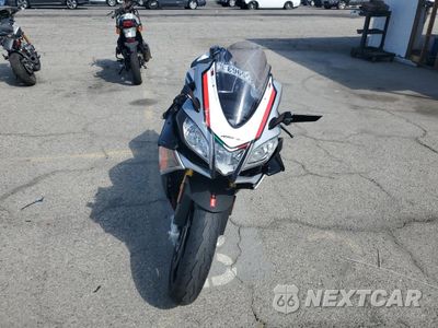 Drugie zdjęcie samochodu z przodu: 2014 APRILIA RSV4 R VIN:ZD4RKUA47ES000233 - miniatura
