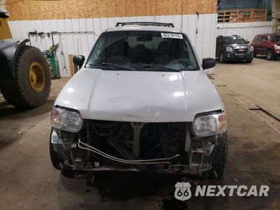 Piąte zdjęcie samochodu w środku: 2004 FORD ESCAPE XLT VIN:1FMYU93114KB42556 - miniatura