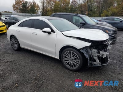 Czwarte zdjęcie samochodu z boku: 2022 MERCEDES-BENZ CLA 250 4MATIC VIN:W1K5J4HB9NN249610 - miniatura