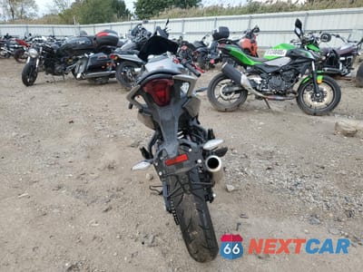 Czwarte zdjęcie samochodu z boku: 2023 CFMOTO 300SS VIN:LCEPDPL34P6000513 - miniatura
