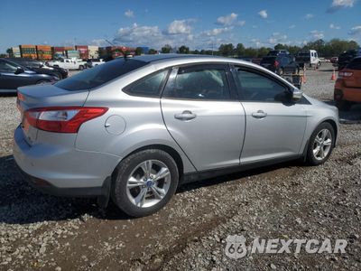Trzecie zdjęcie samochodu z tyłu: 2013 FORD FOCUS SE VIN:1FADP3F28DL259806 - miniatura