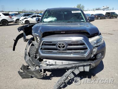 Piąte zdjęcie samochodu w środku: 2017 TOYOTA TACOMA DOUBLE CAB VIN:5TFAZ5CN6HX047874 - miniatura