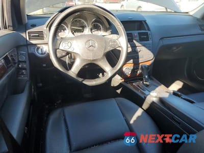 Zdjęcie 8 z 12 samochodu: 2011 MERCEDES-BENZ C 300 4MATIC VIN:WDDGF8BB7BR147141 - miniatura