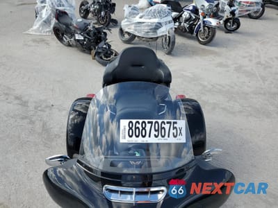 Piąte zdjęcie samochodu w środku: 2023 HARLEY-DAVIDSON FLHTCUTG VIN:1HD1MAF18PB851247 - miniatura