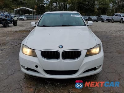 Piąte zdjęcie samochodu w środku: 2010 BMW 328 I VIN:WBAPH7G56ANM54028 - miniatura