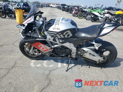 Trzecie zdjęcie samochodu z tyłu: 2014 APRILIA RSV4 R VIN:ZD4RKUA47ES000233 - miniatura