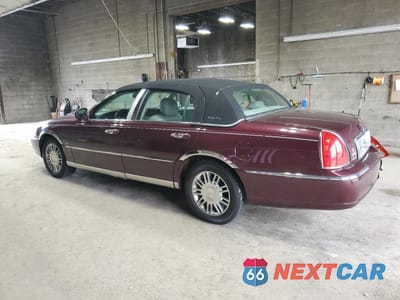 Drugie zdjęcie samochodu z przodu: 2006 LINCOLN TOWN CAR DESIGNER VIN:1LNHM83W96Y609728 - miniatura