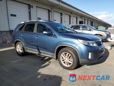Czwarte zdjęcie samochodu z boku: 2014 KIA SORENTO LX VIN:5XYKT4A69EG437023 - miniatura