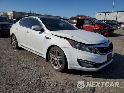 Czwarte zdjęcie samochodu z boku: 2013 KIA OPTIMA SX VIN:5XXGR4A65DG200925 - miniatura
