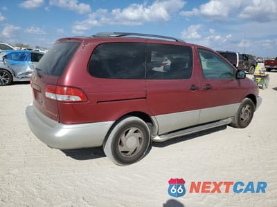 Trzecie zdjęcie samochodu z tyłu: 1998 TOYOTA SIENNA LE VIN:4T3ZF13C3WU077824 - miniatura