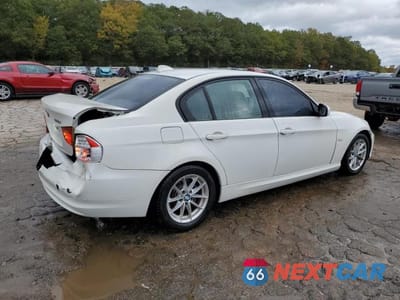 Trzecie zdjęcie samochodu z tyłu: 2010 BMW 328 I VIN:WBAPH7G56ANM54028 - miniatura