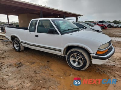 Czwarte zdjęcie samochodu z boku: 2000 CHEVROLET S TRUCK S10 VIN:1GCCS19W3Y8228513 - miniatura