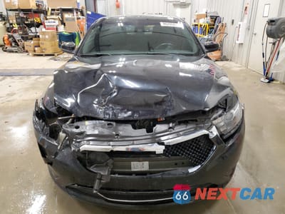 Piąte zdjęcie samochodu w środku: 2019 FORD TAURUS SHO VIN:1FAHP2KT7KG118287 - miniatura