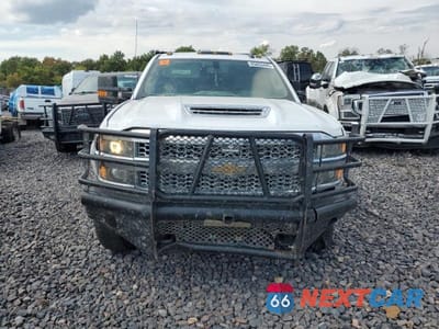 Piąte zdjęcie samochodu w środku: 2019 CHEVROLET SILVERADO FLAT BED TRUCK VIN:1GB4KWCY6KF162817 - miniatura
