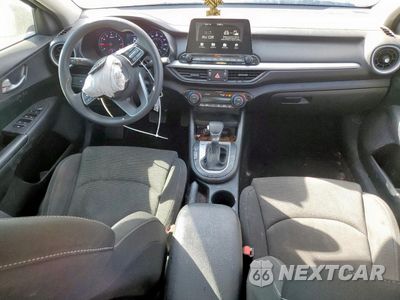 Zdjęcie 8 z 16 samochodu: 2019 KIA FORTE FE VIN:3KPF24AD3KE127106 - miniatura