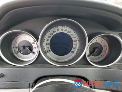 Zdjęcie 9 z 11 samochodu: 2013 MERCEDES-BENZ C 250 VIN:WDDGF4HB3DR292132 - miniatura