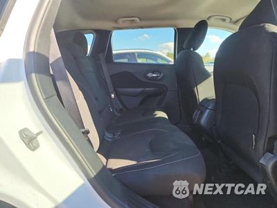 Zdjęcie 11 z 13 samochodu: 2016 JEEP CHEROKEE LATITUDE VIN:1C4PJMCS4GW372335 - miniatura