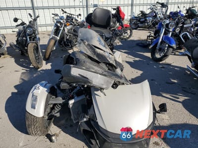 Drugie zdjęcie samochodu z przodu: 2021 CAN-AM SPYDER ROADSTER RT VIN:2BXNBDD43MV000274 - miniatura