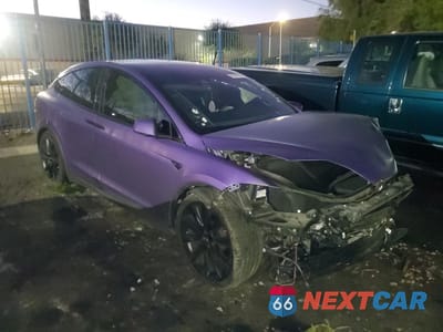 Czwarte zdjęcie samochodu z boku: 2020 TESLA MODEL X VIN:5YJXCDE22LF283383 - miniatura