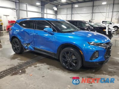Czwarte zdjęcie samochodu z boku: 2020 CHEVROLET BLAZER RS VIN:3GNKBKRS9LS567329 - miniatura