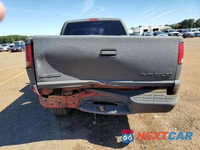 Zdjęcie 6 z 12 samochodu: 2000 CHEVROLET S TRUCK S10 VIN:1GCCS1452Y8292363 - miniatura