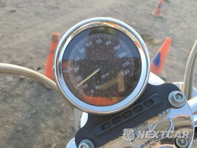 Zdjęcie 7 z 9 samochodu: 2002 HARLEY-DAVIDSON XL883 HUGGER VIN:1HD4CEM152K147414 - miniatura