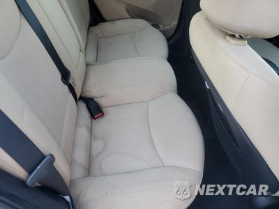 Zdjęcie 10 z 12 samochodu: 2013 HYUNDAI ELANTRA GLS VIN:5NPDH4AE1DH442905 - miniatura
