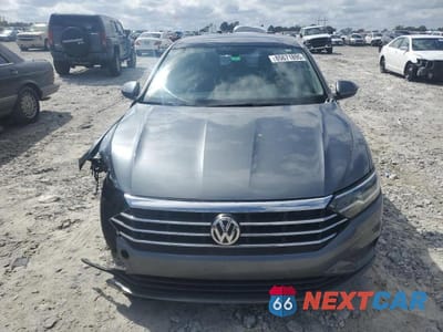 Piąte zdjęcie samochodu w środku: 2019 VOLKSWAGEN JETTA S VIN:3VWC57BU9KM116494 - miniatura