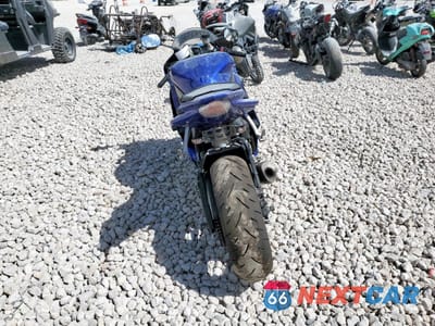 Czwarte zdjęcie samochodu z boku: 2007 YAMAHA YZFR6 L VIN:JYARJ12E17A015108 - miniatura