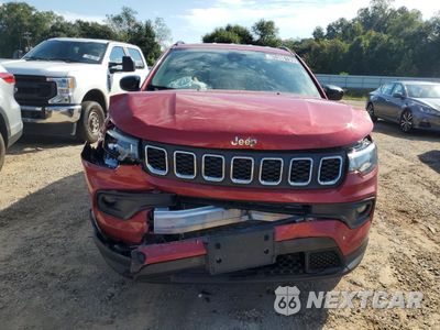 Piąte zdjęcie samochodu w środku: 2025 JEEP COMPASS LATITUDE VIN:3C4NJDBN8ST524991 - miniatura