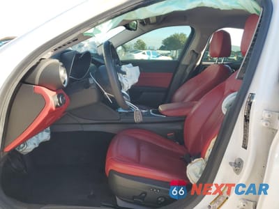 Zdjęcie 7 z 15 samochodu: 2021 ALFA ROMEO GIULIA SPORT VIN:ZARFAMAN6M7646879 - miniatura