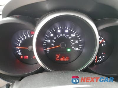 Zdjęcie 9 z 13 samochodu: 2012 KIA SOUL + VIN:KNDJT2A64C7388517 - miniatura