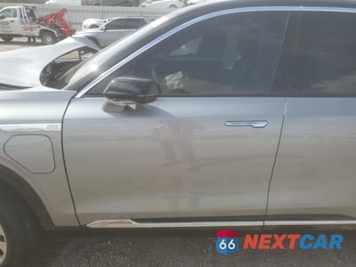Zdjęcie 7 z 12 samochodu: 2026 CADILLAC VISTIQ PREMIUM LUXURY VIN:1GYC3MML8TZ704120 - miniatura