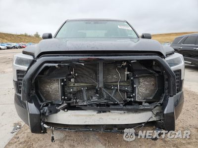 Piąte zdjęcie samochodu w środku: 2024 TOYOTA TUNDRA CREWMAX SR VIN:5TFLA5DB3RX188441 - miniatura