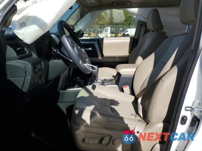 Zdjęcie 7 z 13 samochodu: 2020 TOYOTA 4RUNNER SR5/SR5 PREMIUM VIN:JTEBU5JR8L5743127 - miniatura