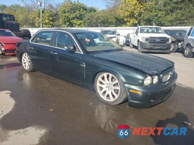 Czwarte zdjęcie samochodu z boku: 2008 JAGUAR XJ8 L VIN:SAJWA79B68SH19648 - miniatura
