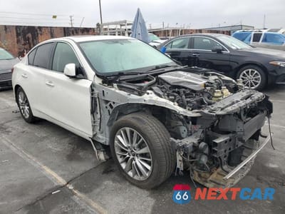 Czwarte zdjęcie samochodu z boku: 2018 INFINITI Q50 3.0T LUXE VIN:JN1EV7AP2JM362646 - miniatura