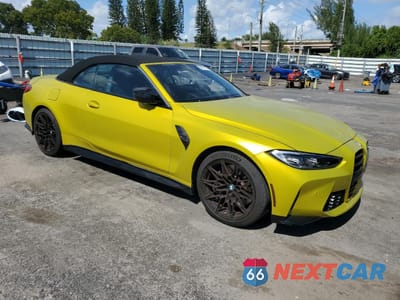 Czwarte zdjęcie samochodu z boku: 2024 BMW M4 COMPETITION VIN:WBS33BA08RCR82377 - miniatura