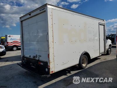 Trzecie zdjęcie samochodu z tyłu: 2017 FORD ECONOLINE E350 SUPER DUTY CUTAWAY VAN VIN:1FDWE3FS9HDC02292 - miniatura