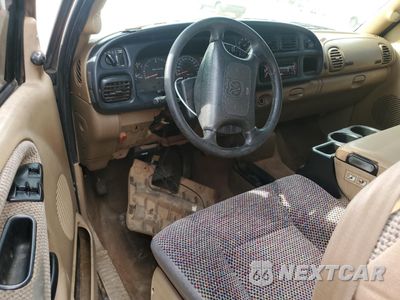 Zdjęcie 8 z 14 samochodu: 2001 DODGE RAM 2500 VIN:1B7KF23681J164918 - miniatura