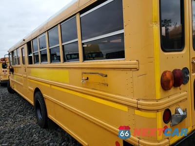 Trzecie zdjęcie samochodu z tyłu: 2005 THOMAS SAF-T-LINER C2 - SCHOOL BUS VIN:4UZAAXCS15CU88075 - miniatura