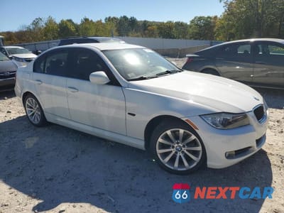 Czwarte zdjęcie samochodu z boku: 2011 BMW 3ER 328 I VIN:WBAPH7G50BNM57394 - miniatura