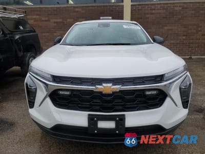 Piąte zdjęcie samochodu w środku: 2025 CHEVROLET TRAX LS VIN:KL77LFEP8SC199571 - miniatura