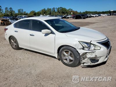 Czwarte zdjęcie samochodu z boku: 2015 NISSAN ALTIMA 2.5 VIN:1N4AL3AP5FN888772 - miniatura