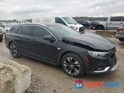 Czwarte zdjęcie samochodu z boku: 2018 BUICK REGAL TOURX PREFERRED VIN:W04GU8SX2J1105592 - miniatura