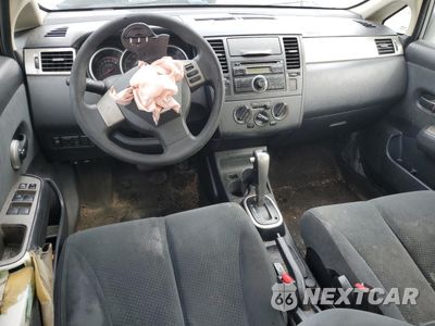 Zdjęcie 8 z 14 samochodu: 2010 NISSAN VERSA S VIN:3N1BC1CP0AL377806 - miniatura