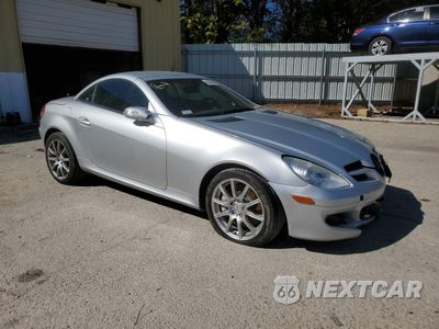 Czwarte zdjęcie samochodu z boku: 2005 MERCEDES-BENZ SLK 350 VIN:WDBWK56F25F027183 - miniatura