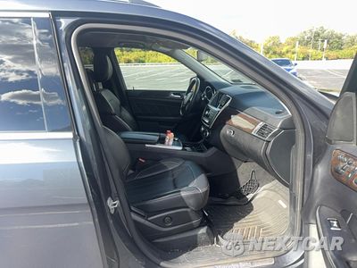 Piąte zdjęcie samochodu w środku: 2015 MERCEDES-BENZ GL 450 4MATIC VIN:4JGDF6EE6FA498694 - miniatura