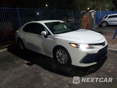 Czwarte zdjęcie samochodu z boku: 2023 TOYOTA CAMRY LE VIN:4T1C11AK7PU818209 - miniatura